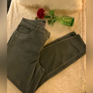 Tommy Hilfiger - Green 5pocket soft corduroy straight leg pants. Sz 10